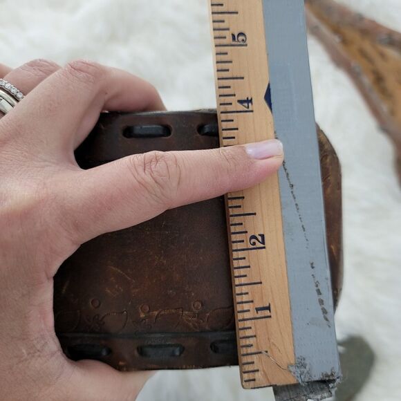 Vintage leather hand tooled shoulder bag 70s - Picture 2 of 13